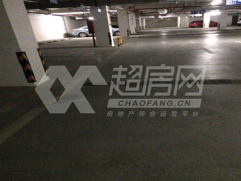 保利中汇花园出租房卧室