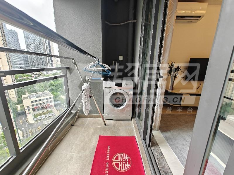 金域滨江（三期）出租房阳台