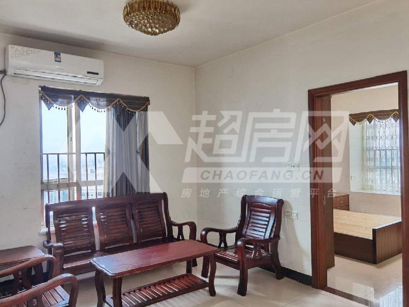 景翠名都出租房客厅