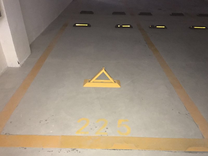保利广场出租房厨房及卫生间