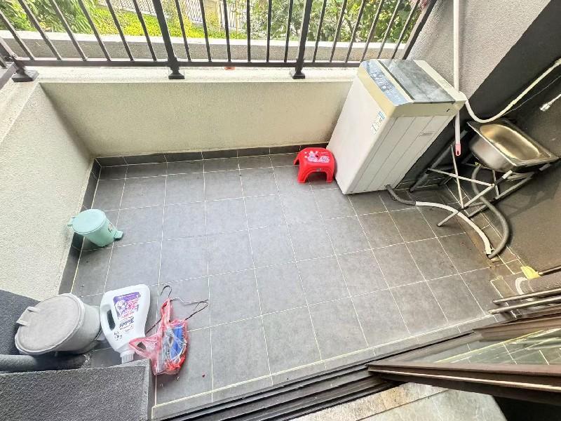 万科金域学府出租房阳台
