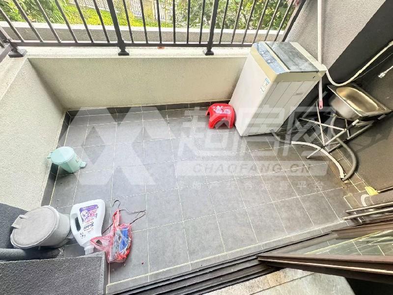 万科金域学府出租房阳台