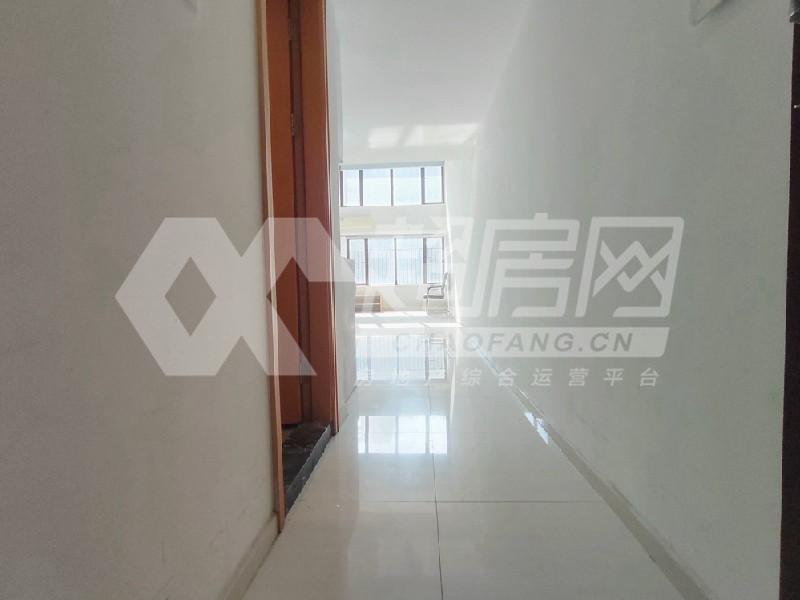 龙光尚街出租房客厅