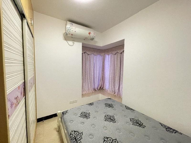 西山上筑出租房卧室