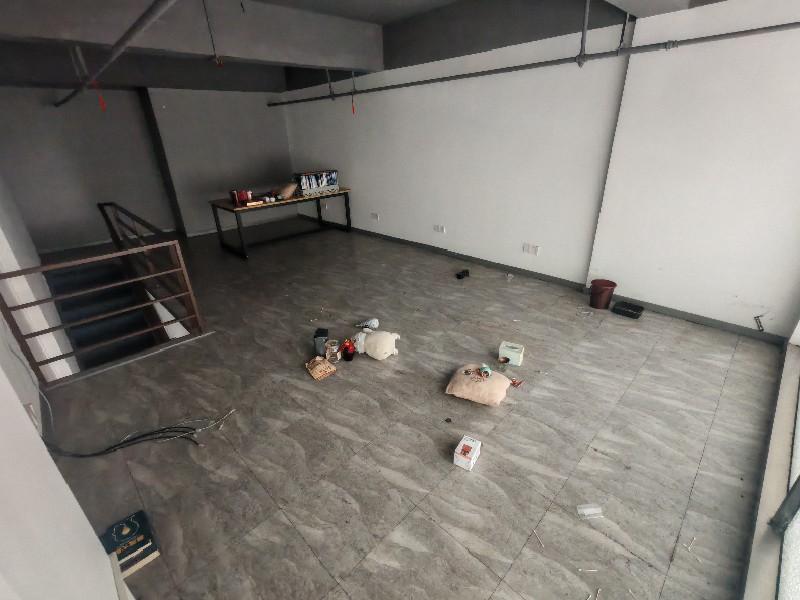 明日华府出租房卧室