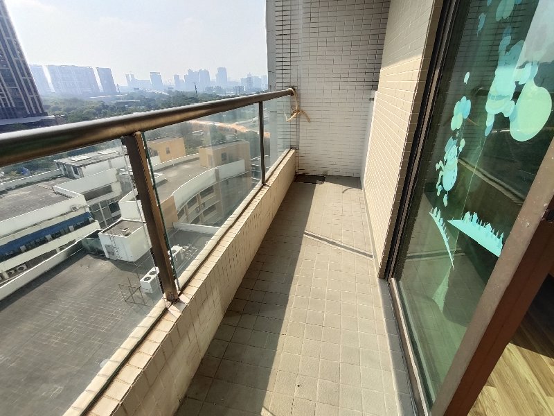 嘉仑台出租房阳台