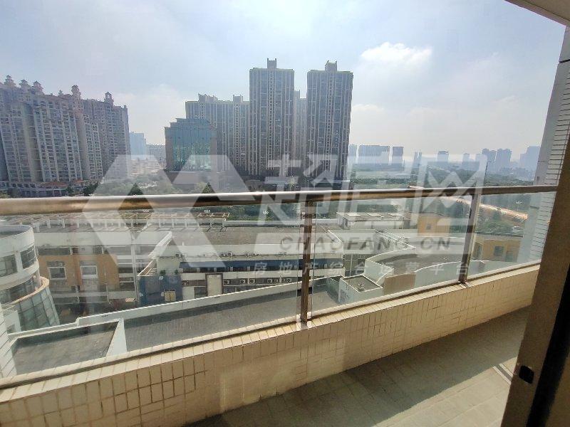 嘉仑台出租房阳台
