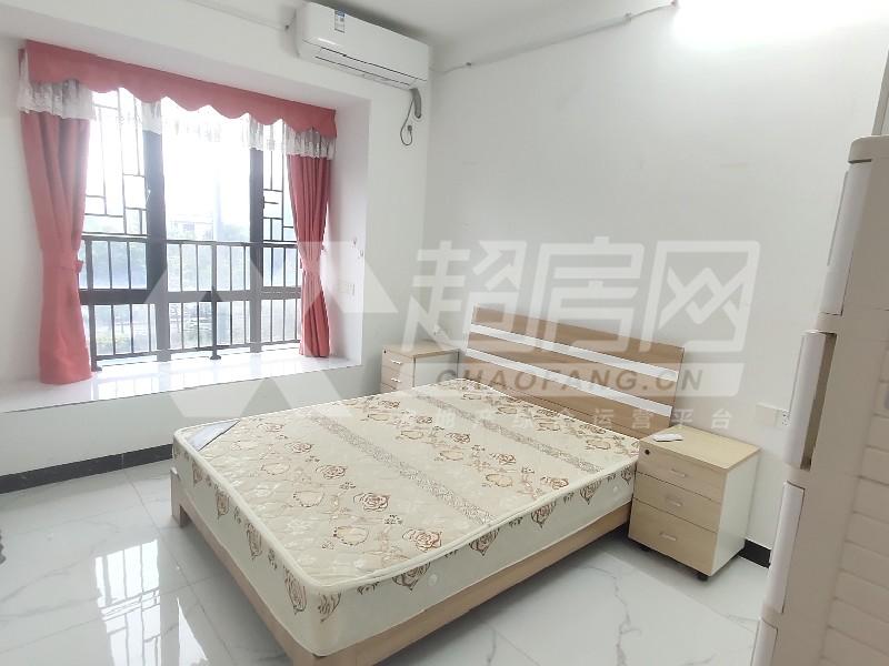 龙湖春江名城出租房卧室