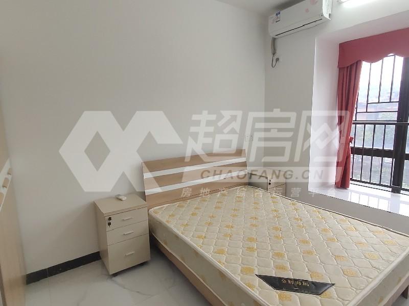 龙湖春江名城出租房卧室