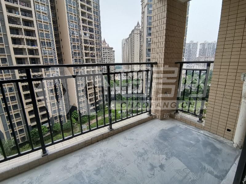南湖花园出租房书房