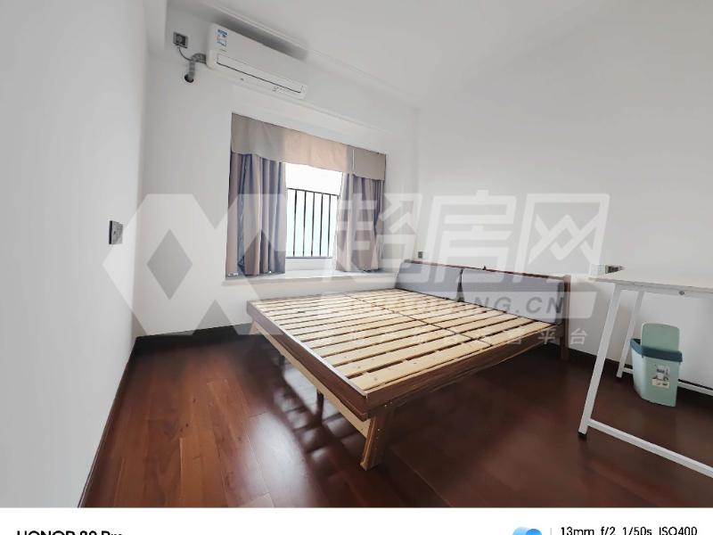 美的桂畔君兰（一期）出租房卧室