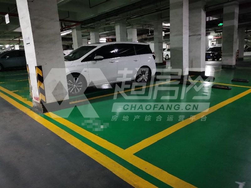 西山上筑出租房客厅