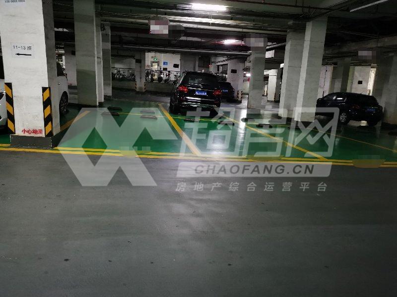 西山上筑出租房卧室