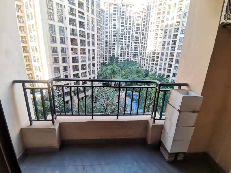 佛奥康桥水岸出租房阳台