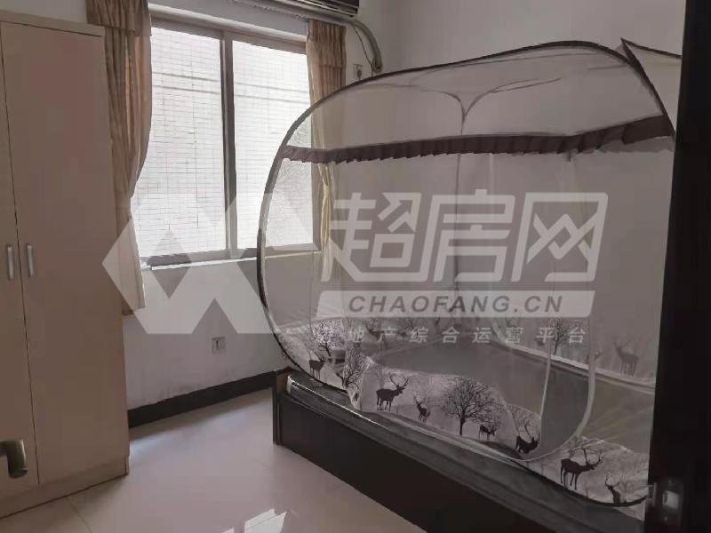 景翠名都出租房卧室