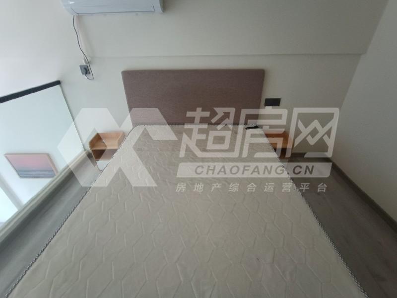 保利中悦公寓出租房卧室