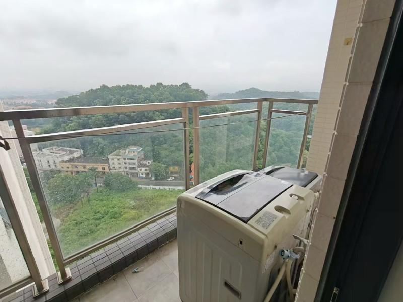 都市经典出租房阳台