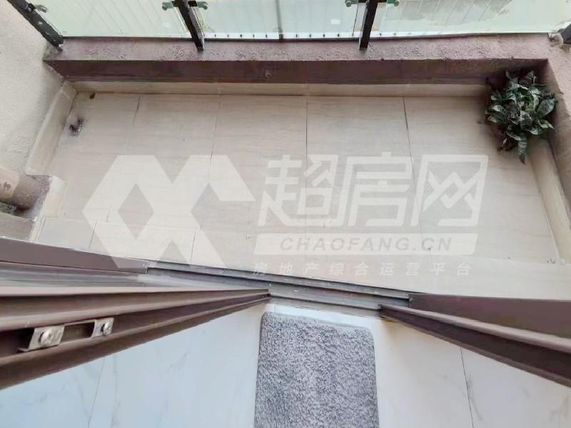 碧桂园云悦公馆出租房阳台