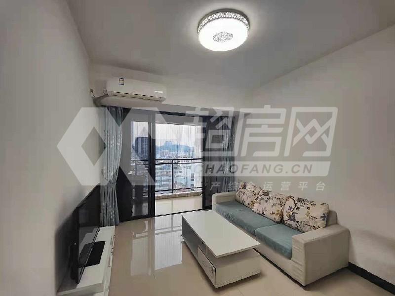 西山上筑出租房客厅