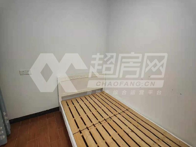 西山上筑出租房卧室