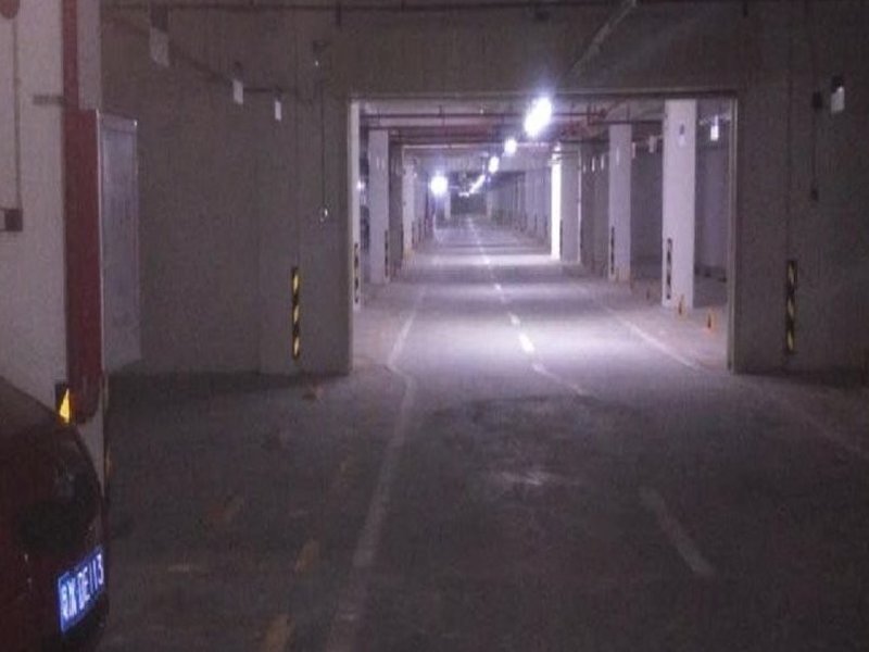 保利中汇花园出租房厨房及卫生间