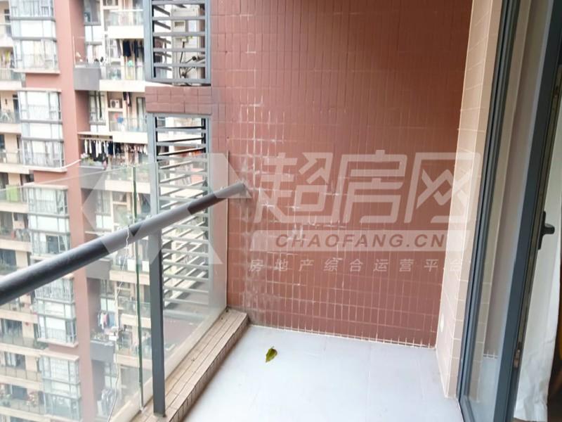 明日华府出租房阳台