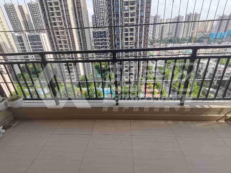 碧桂园蔚蓝苑出租房阳台