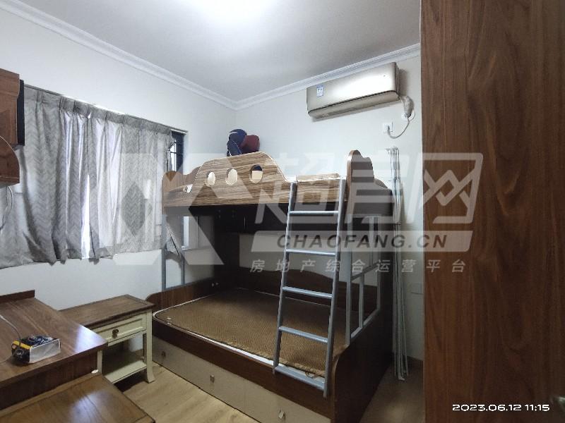 华侨城天鹅湖出租房卧室