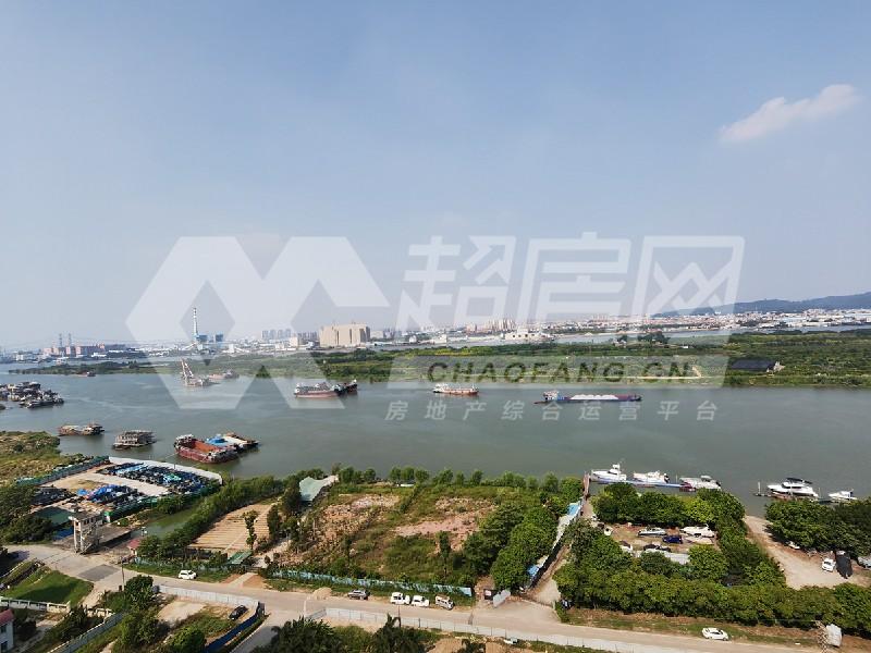 美的御海东郡出租房阳台