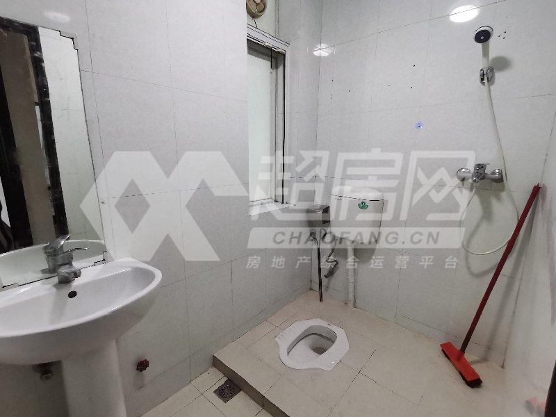 康城尚域出租房卧室