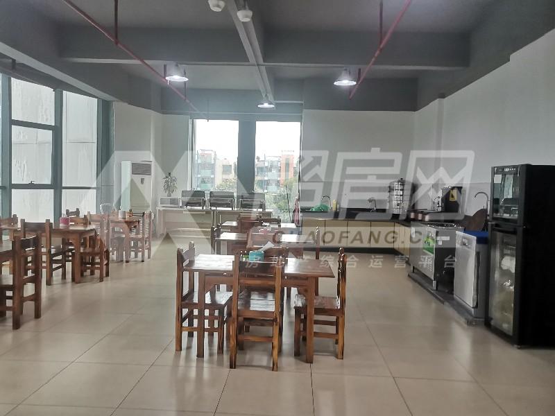 万邦商业广场出租房卧室