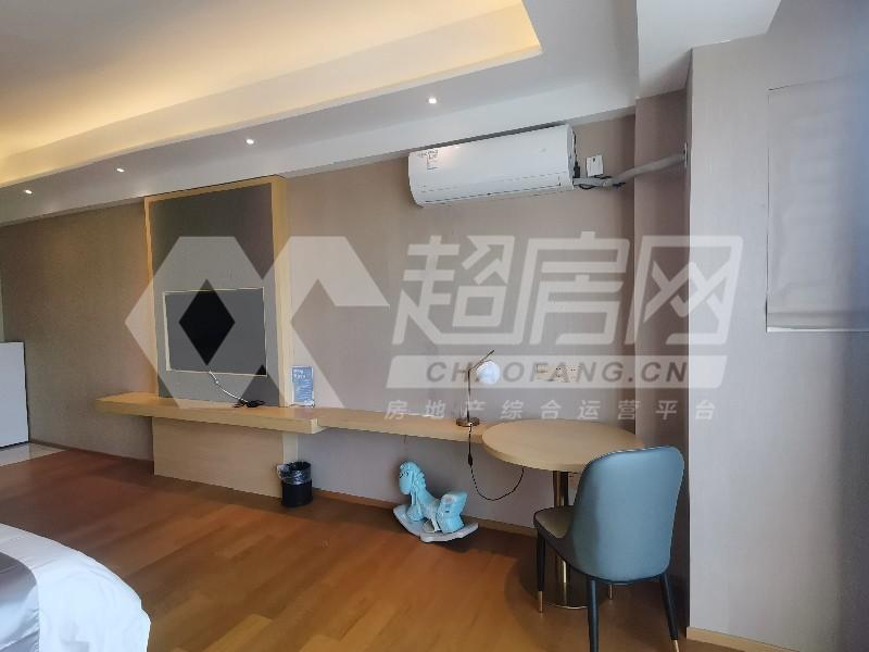 华侨城欢乐海岸广场出租房书房
