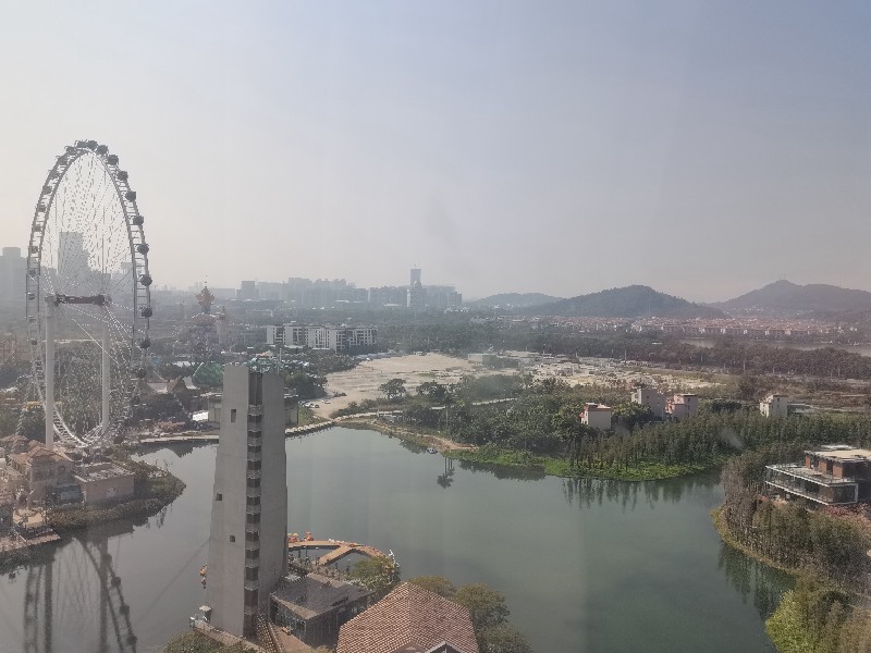 华侨城欢乐海岸广场出租房阳台