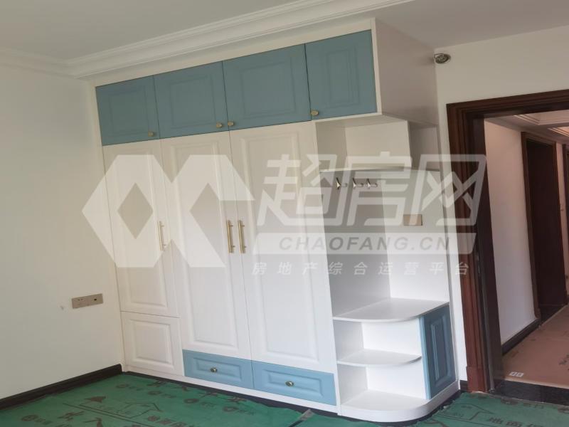 中海雍景熙岸出租房卧室