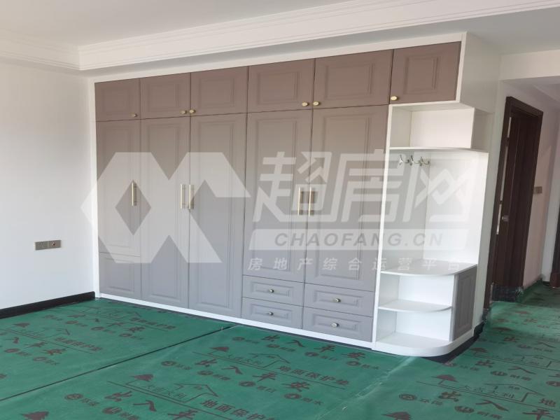 中海雍景熙岸出租房卧室