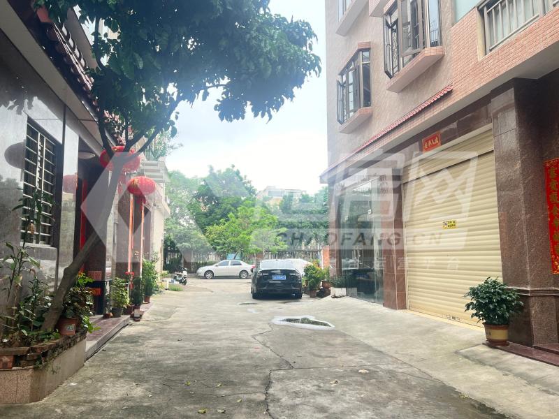 近良居委会出租房露台