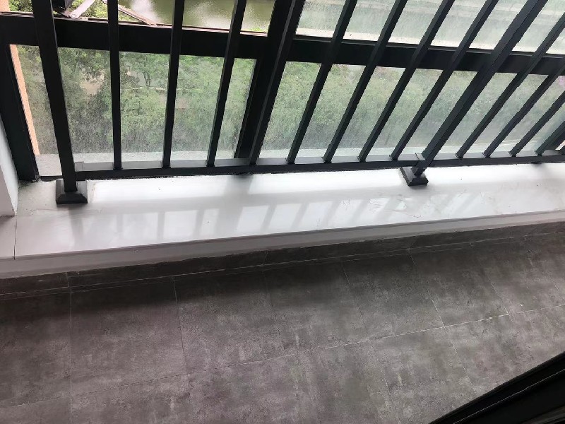 林上湾出租房阳台
