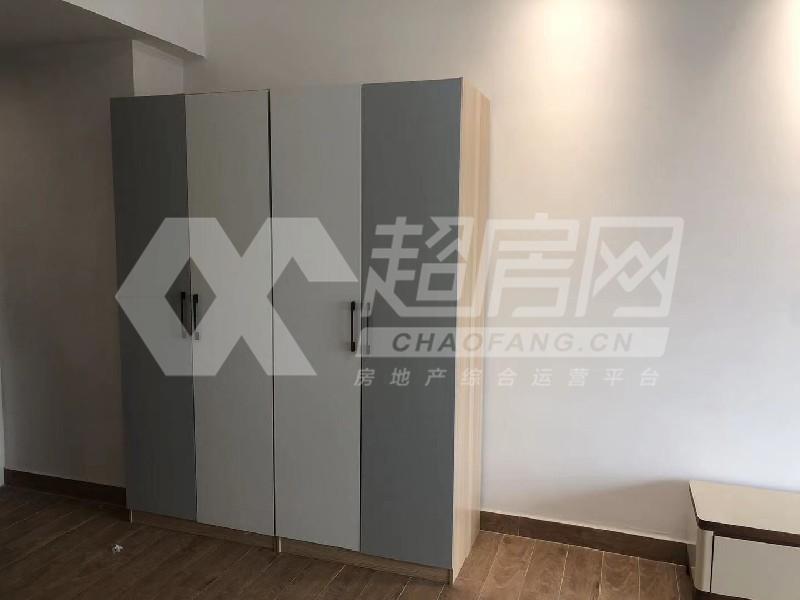 林上湾出租房卧室