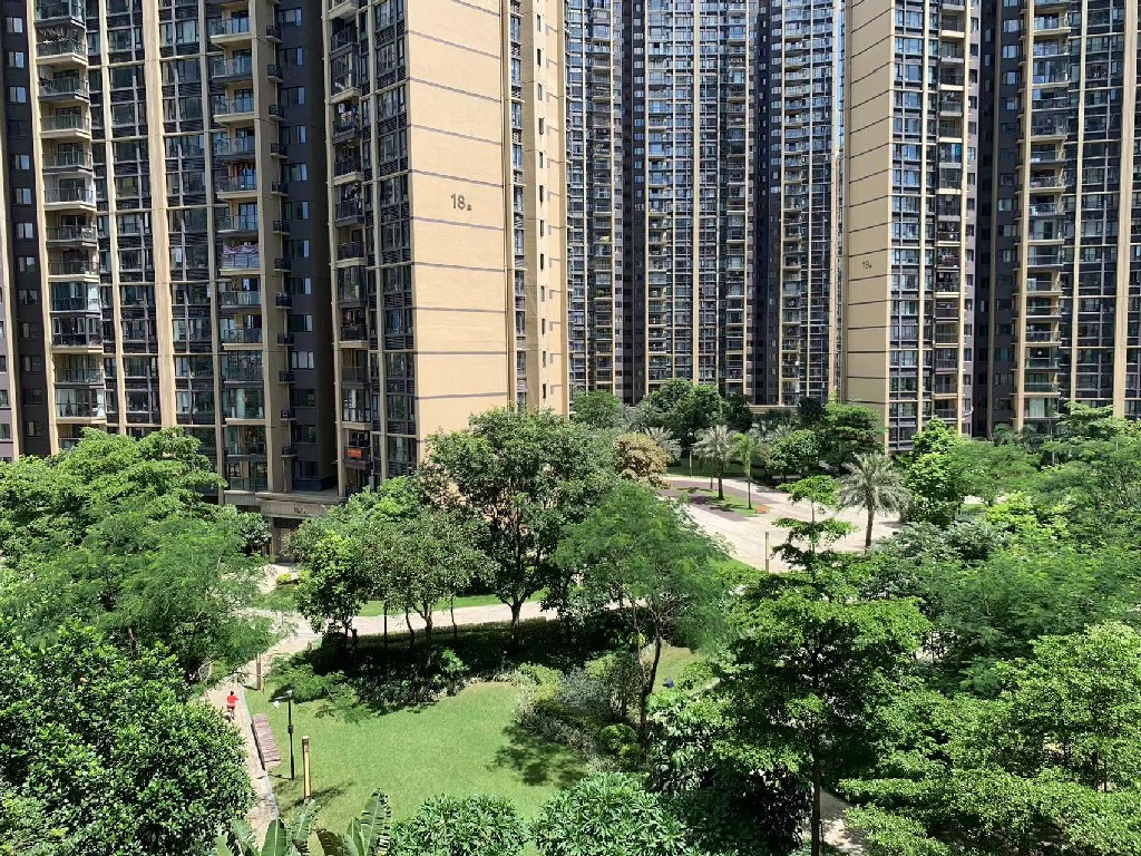 颐安灏景湾出租房阳台