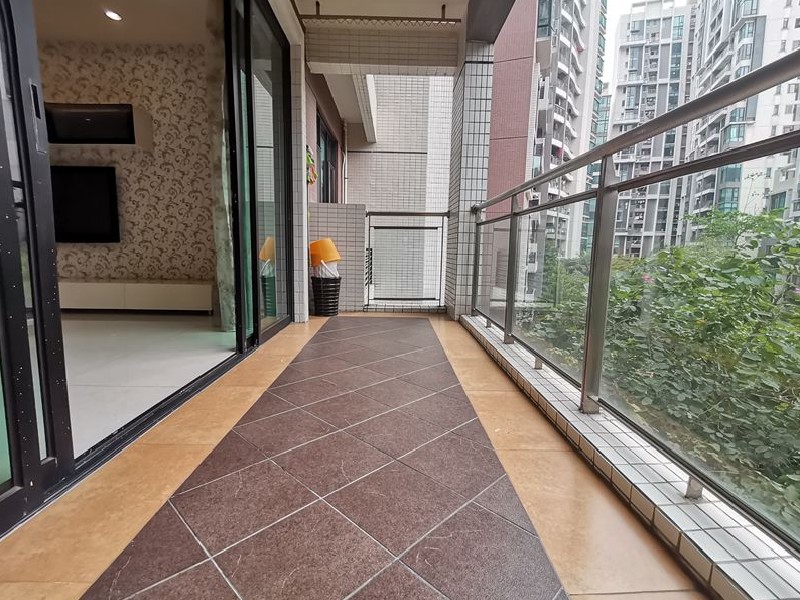 嘉信城市花园三期出租房阳台