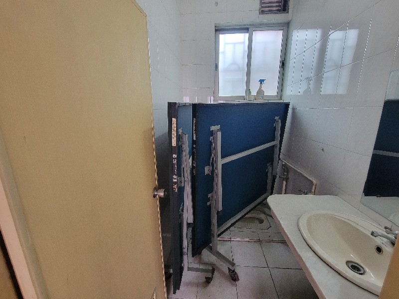 居宁小区出租房厨房及卫生间