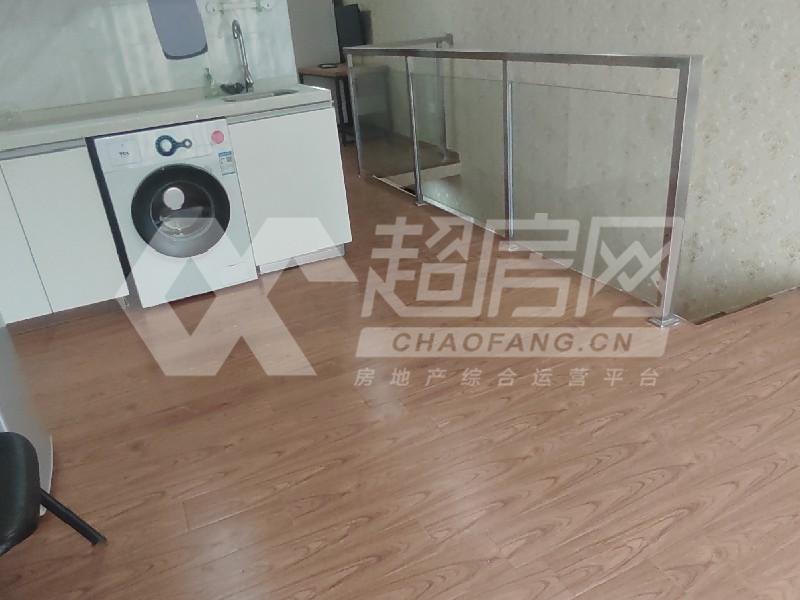 乐汇公馆出租房客厅