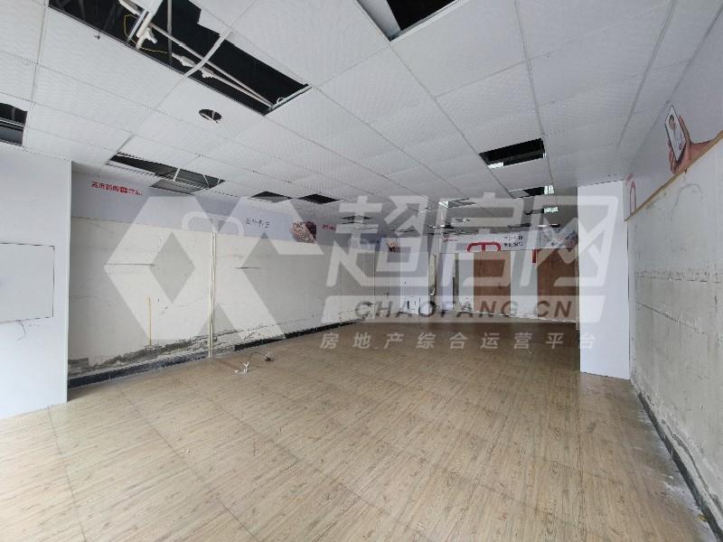 万科沁园出租房卧室