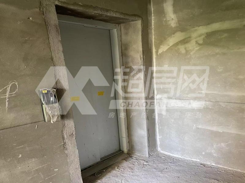路劲天隽汇出租房卧室