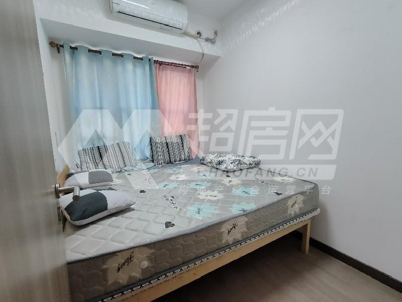 万科金域学府出租房卧室