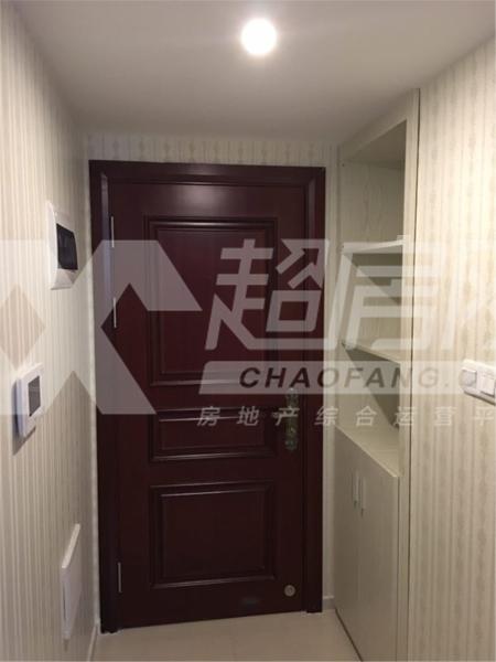 龙光尚街出租房客厅