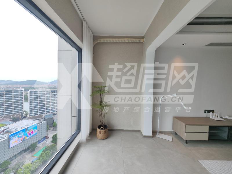 凤语潮鸣苑出租房阳台