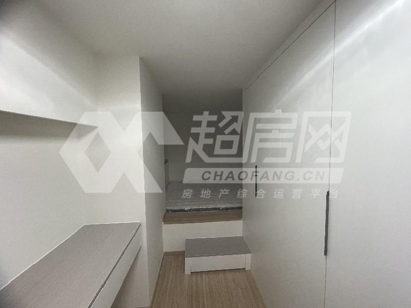 碧桂园风情尚庭出租房卧室