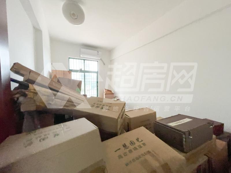银畔丽苑出租房卧室