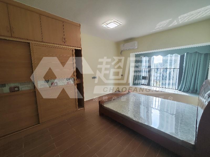 华侨城天鹅堡（一期）出租房卧室